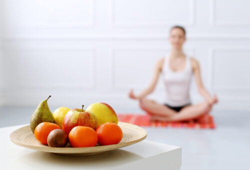 Yoga et nutrition : comment une alimentation saine peut améliorer votre pratique ?
